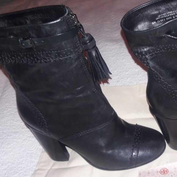 Tory Burch Huxley Bootie sz 7 - Picture 2 of 6